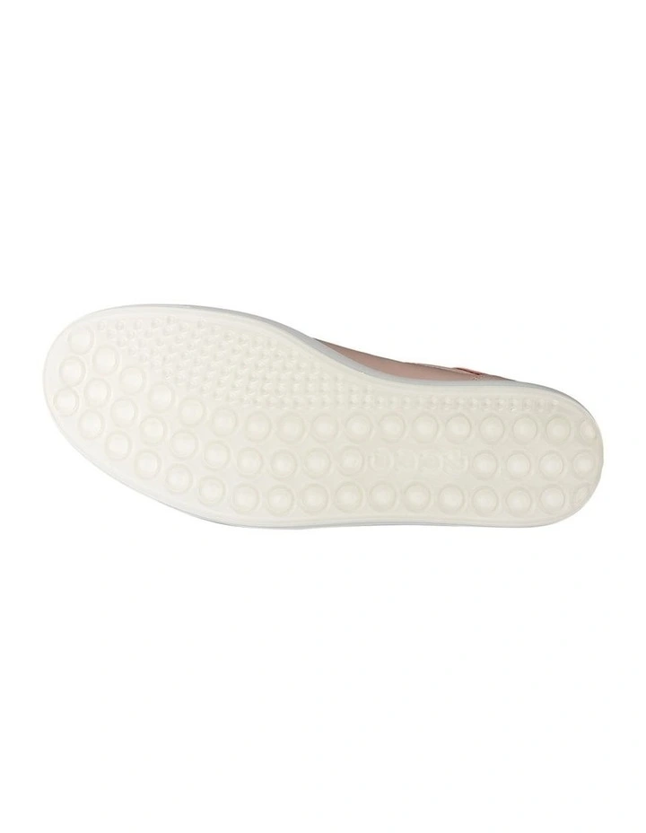 Soft 7 Easy-Slip Sneaker in Pink image 3
