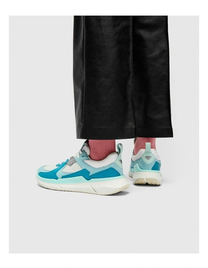 Biom 2.2 Sneaker in White image 5