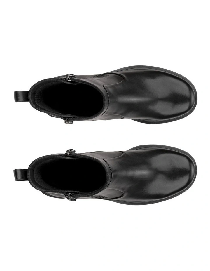 Metropole Seoul 45 Boot in Black image 5