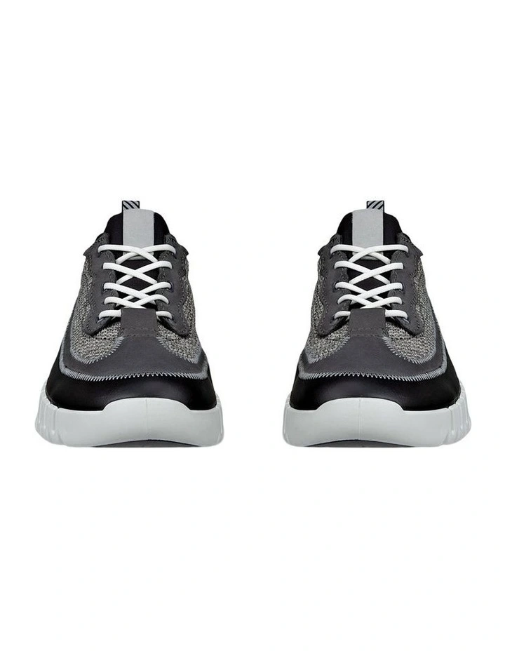 Gruuv Sneaker in Black image 5