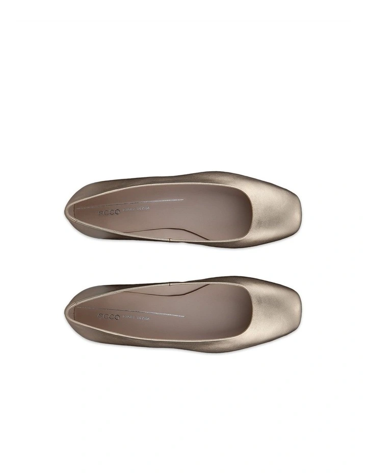 Margot Ballerina in Bronze image 5