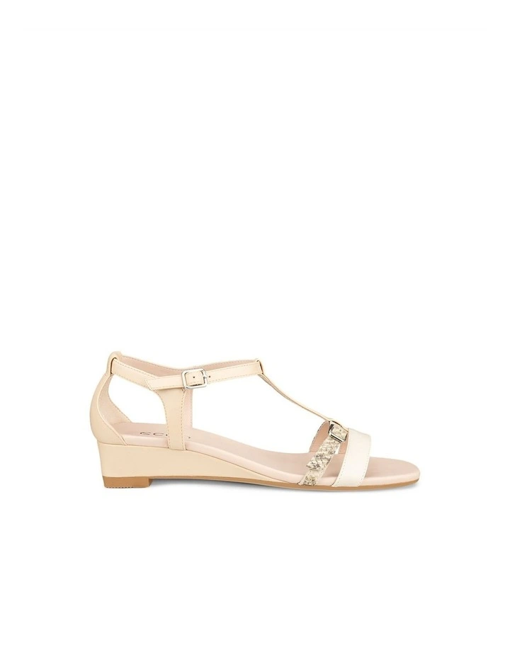 Astrid Wedge 2-Strap in Beige image 4