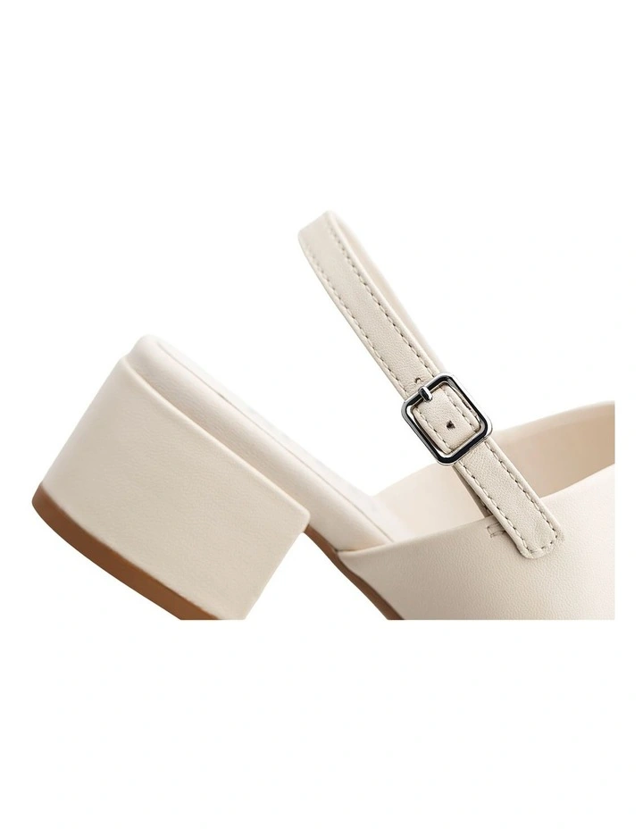 Liva Sandal 35 in Beige image 7
