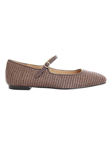 Chocolate Raffia colour
