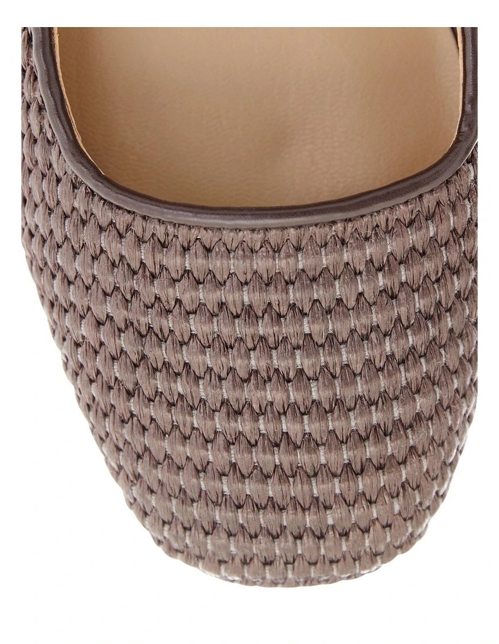 Tottie Flat Shoes in Chocolate Raffia image 4
