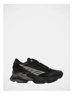 Setback-R Sneakers in Black