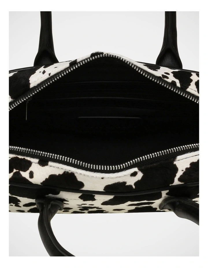 BAnise-P Shoulder Bag in Black White image 5