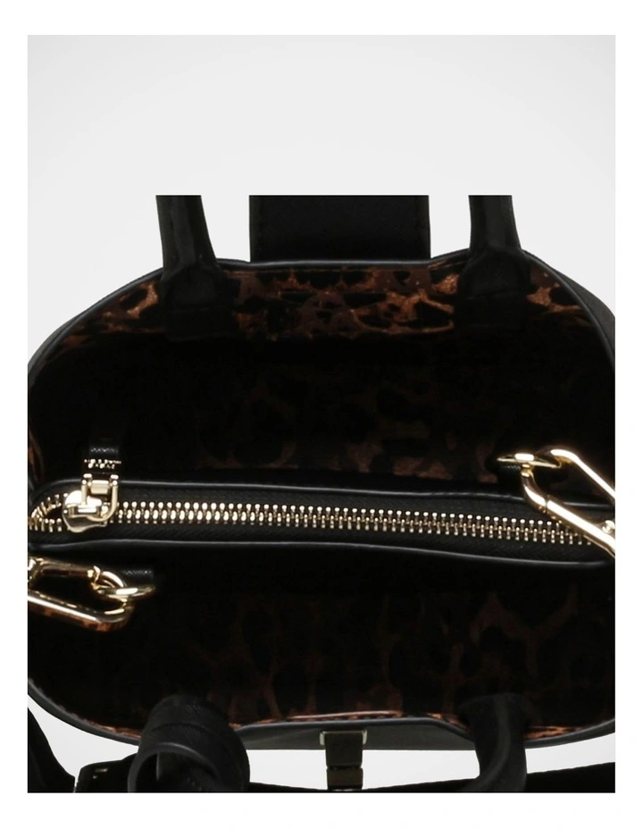BTenor-L Shoulder Bag in Black image 5