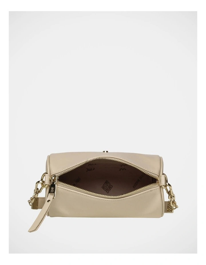 BDoja Shoulder Bag in Cream image 6
