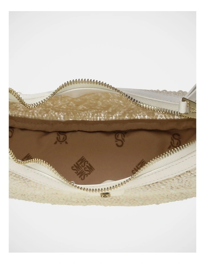 BAmour-P Shoulder Bag in White image 6