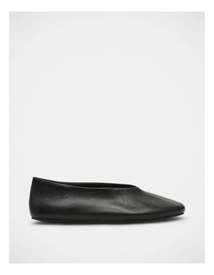 Cyntra Flats in Black