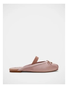 Cutesy Flats in Blush