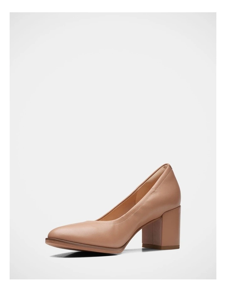 Freva55 Court Shoes in Praline image 4