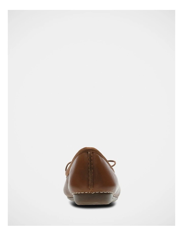 Freckle Ice Shoes in Dark Tan image 5