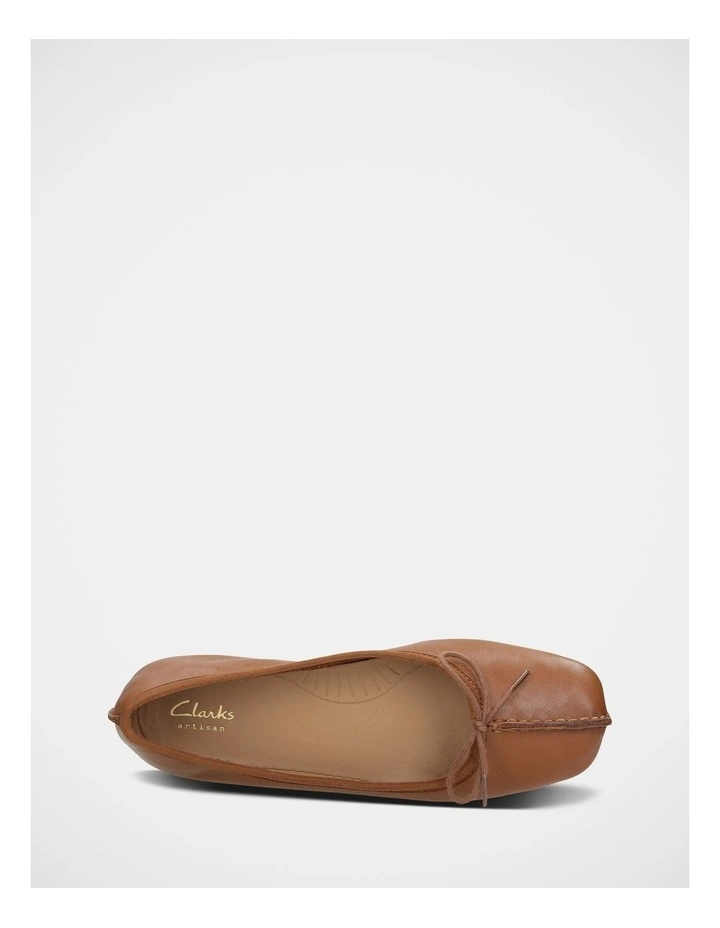 Freckle Ice Shoes in Dark Tan image 7