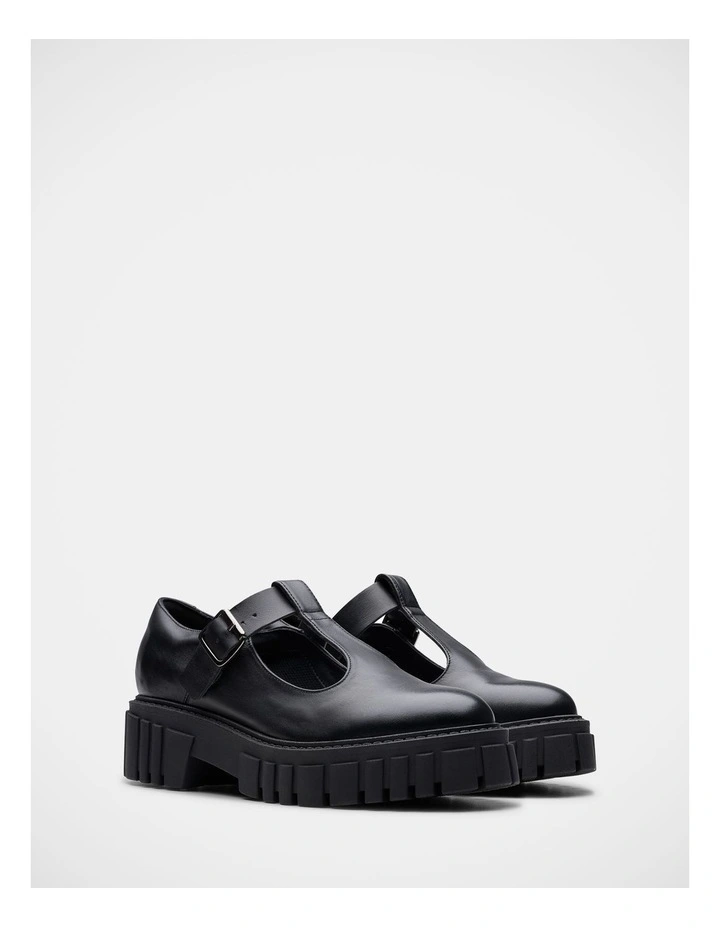 Page Bar Shoes in Black image 4