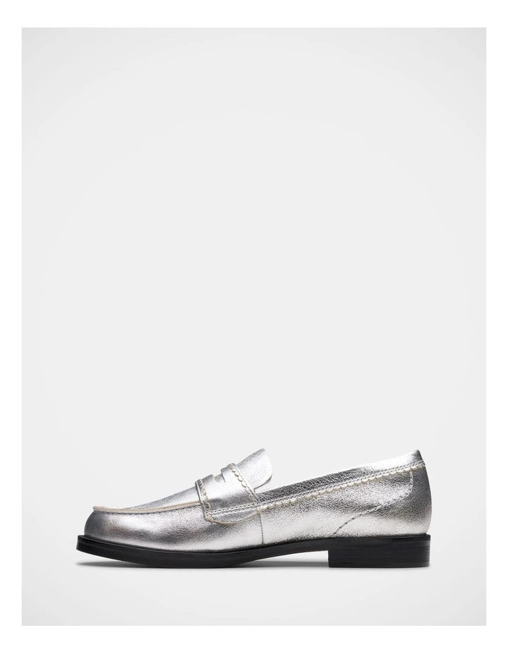 Straven Edge Shoes in Silver image 2
