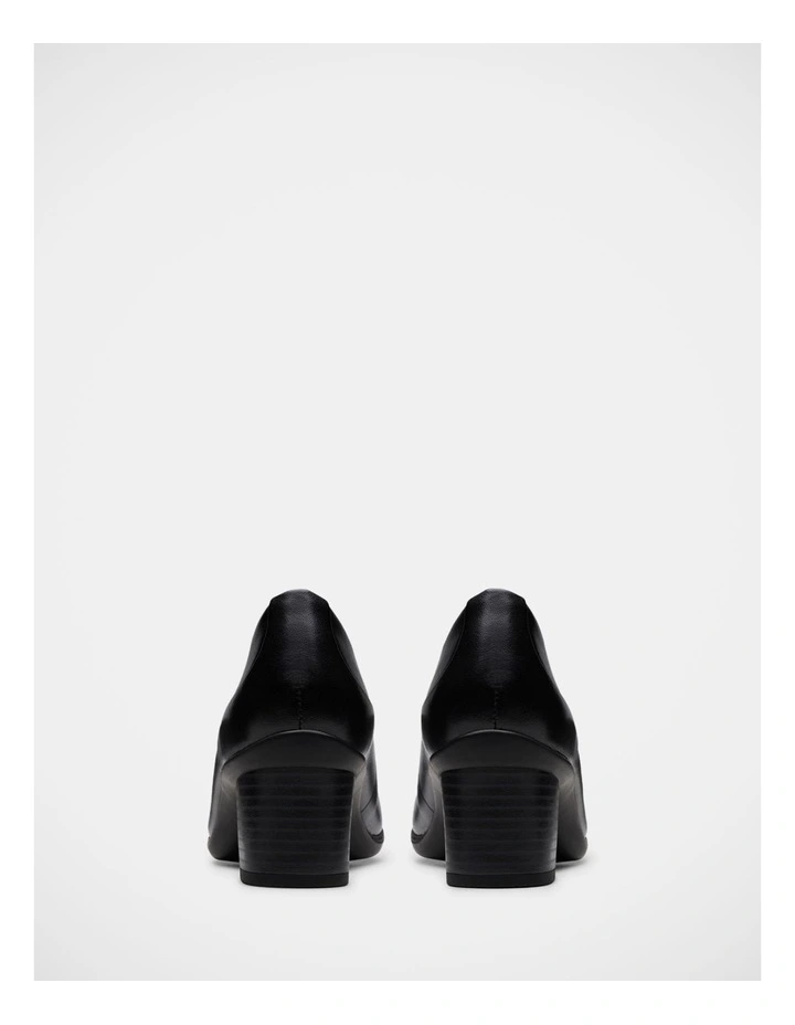 Shaya Poppy Shoes in Black image 5