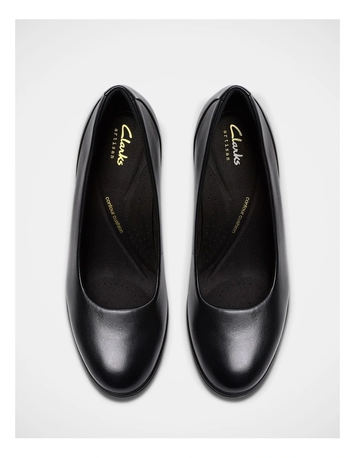 Shaya Poppy Shoes in Black image 6