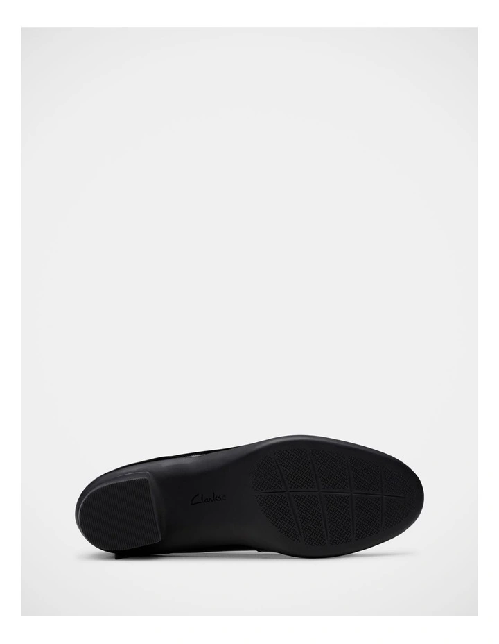 Shaya Poppy Shoes in Black image 4