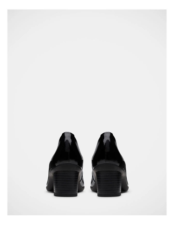 Shaya Poppy Shoes in Black image 5