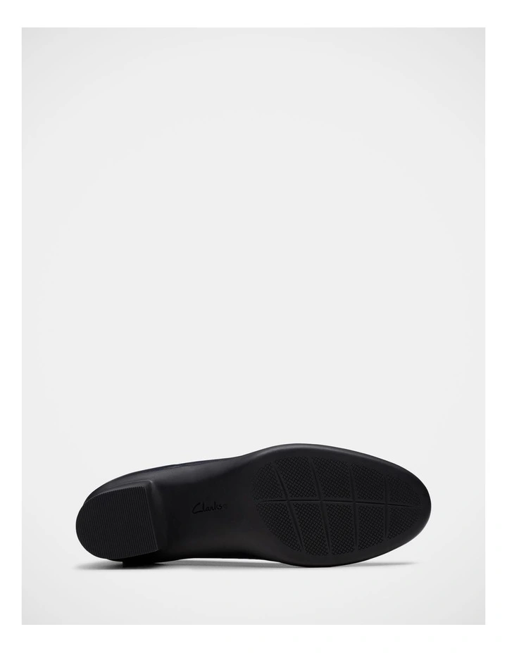 Shaya Poppy Shoes in Navy image 4