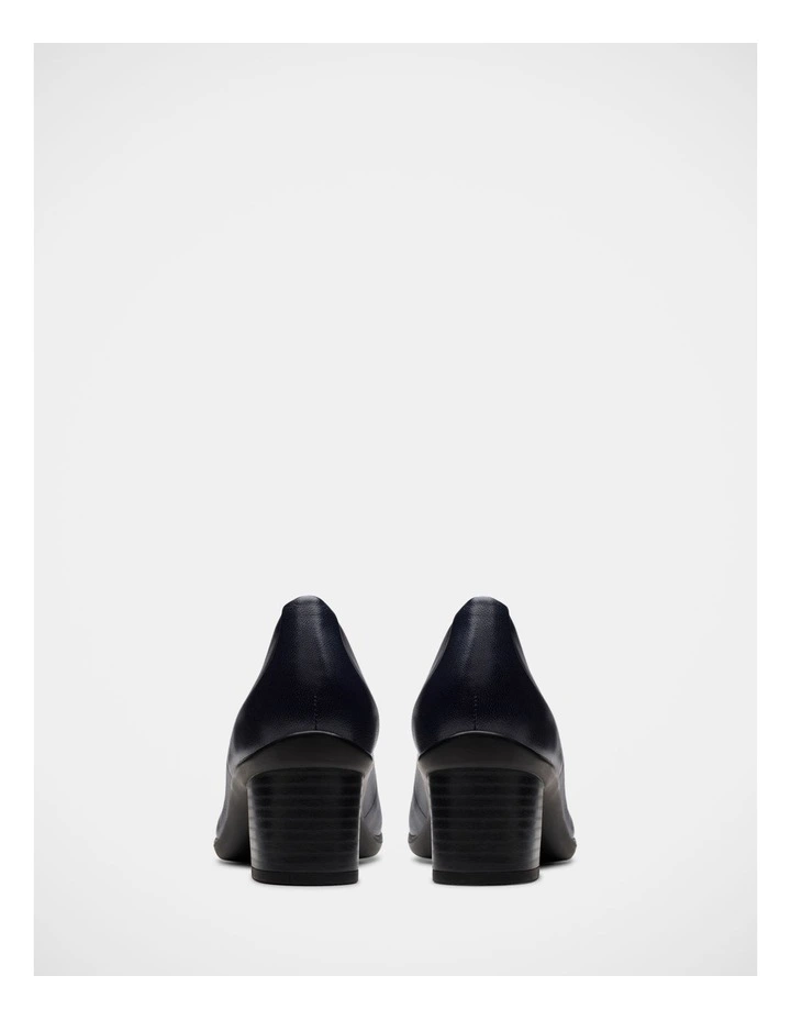 Shaya Poppy Shoes in Navy image 5