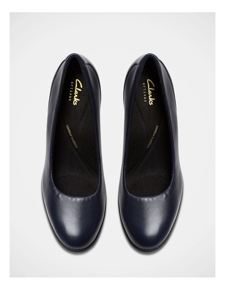 Shaya Poppy Shoes in Navy image 6
