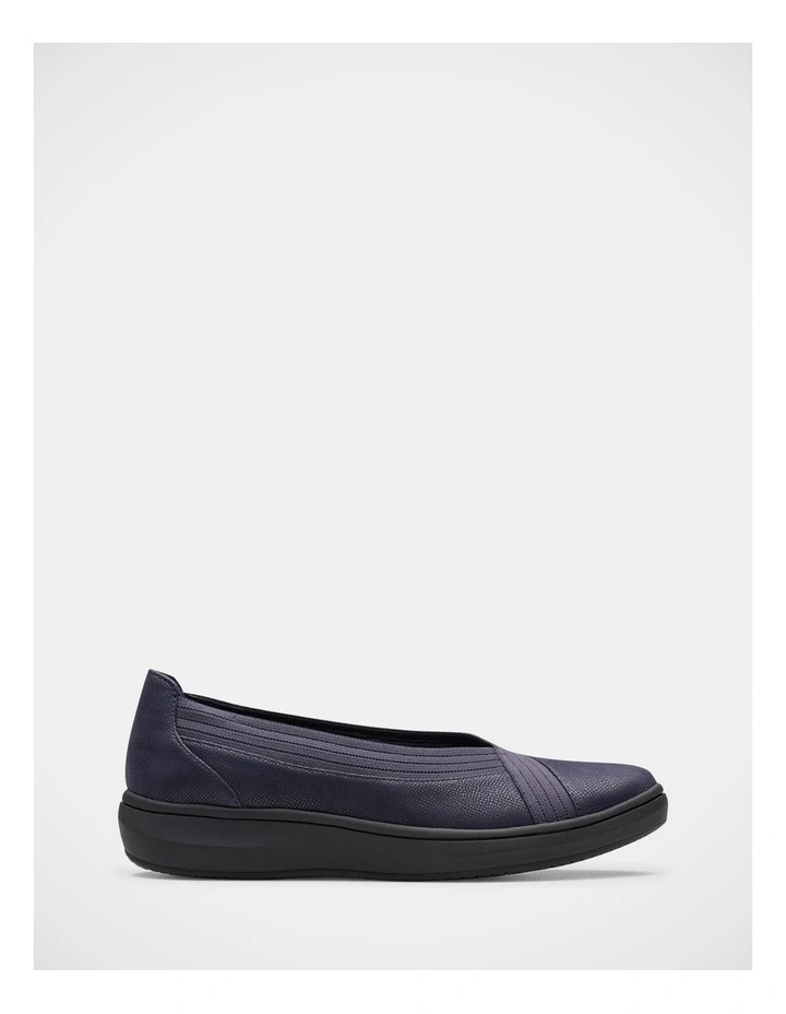 Brinkleyskyair Shoes in Navy image 1