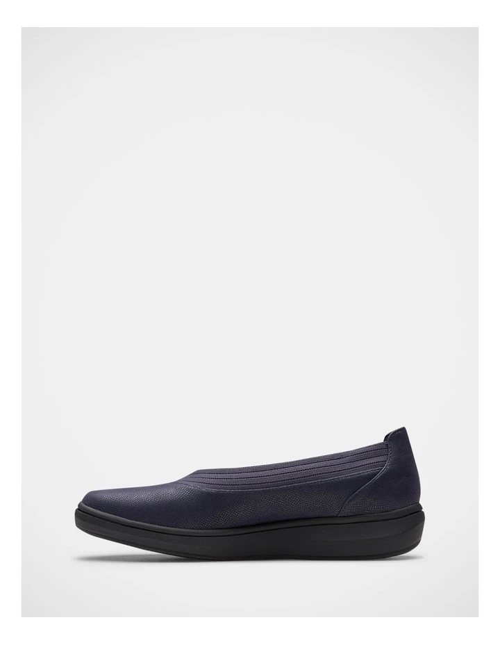 Brinkleyskyair Shoes in Navy image 3