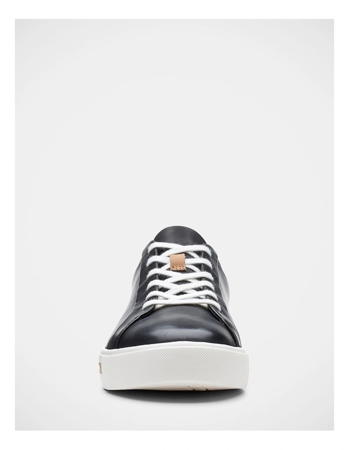 Un Maui Lace  Sneakers in Black image 3