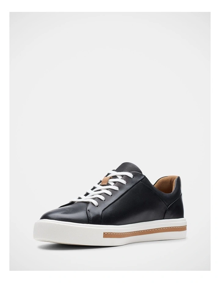 Un Maui Lace  Sneakers in Black image 4