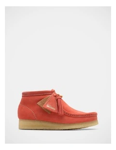 Wallabee Boot in Coral