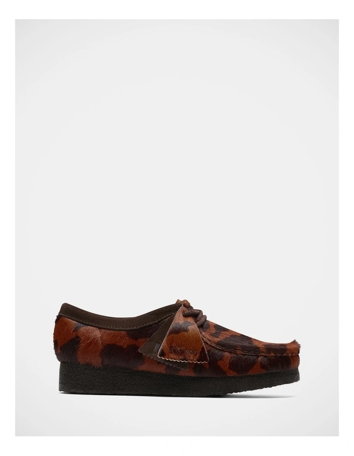 Wallabee  Shoes In Brown image 1