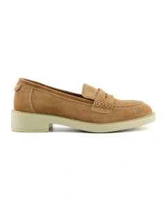Gazelle Loafer in Camel
