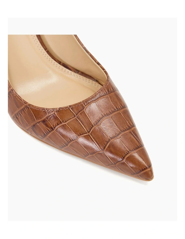 Bold Pump in Tan image 3