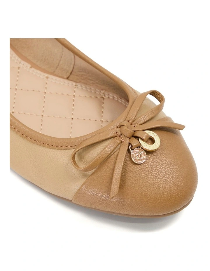 Hallo Ballet Flat in Camel image 3