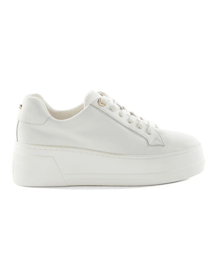 Episode Sneaker in White image 1