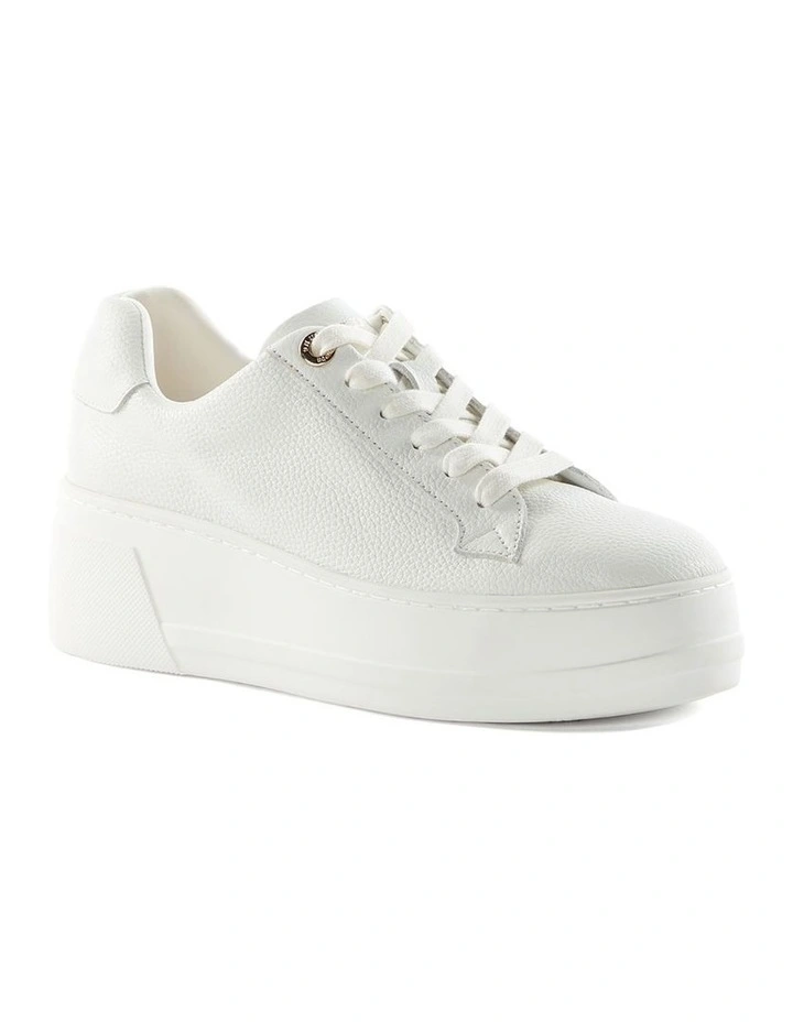 Episode Sneaker in White image 3