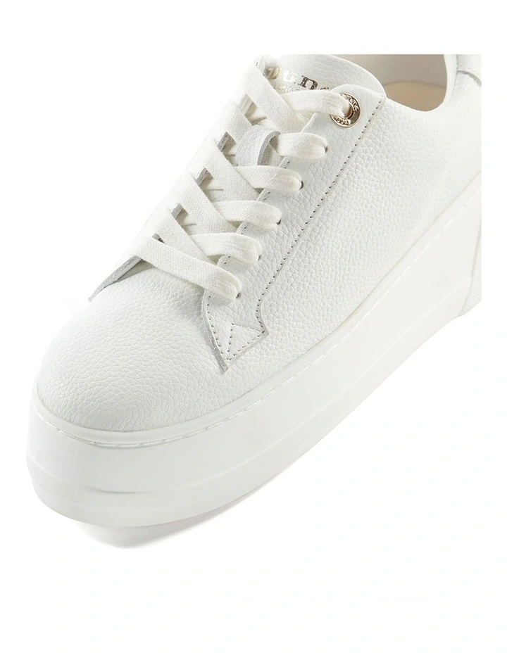Episode Sneaker in White image 6