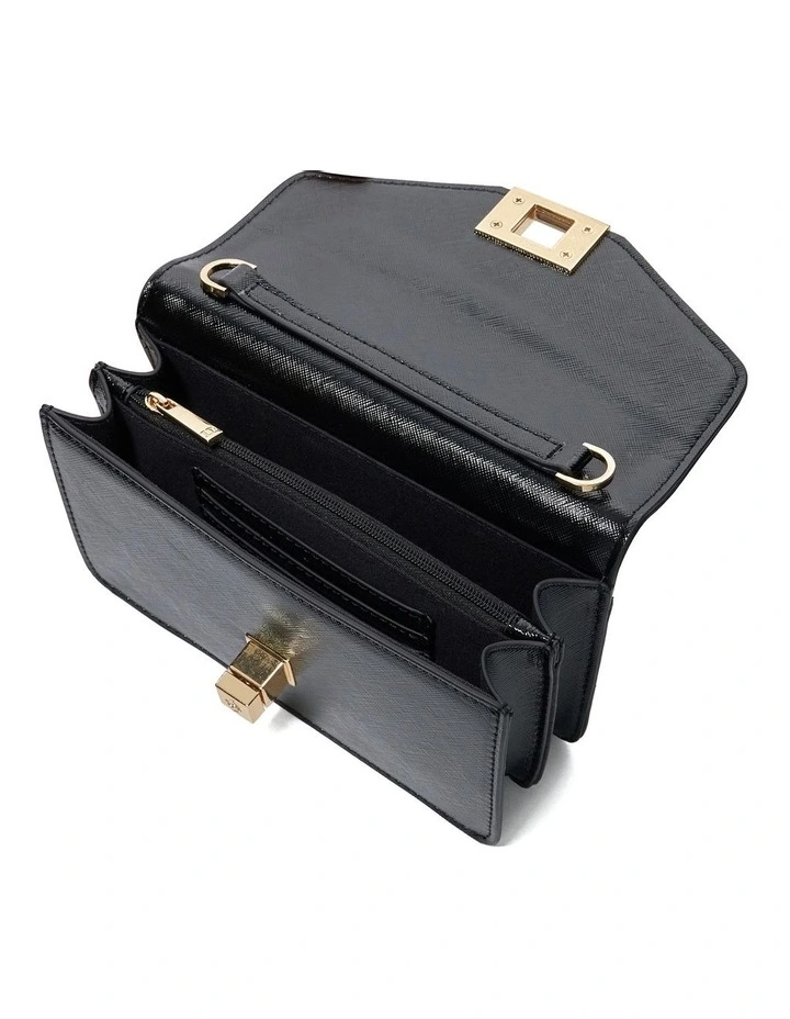 Dassia Clutch In Black image 3