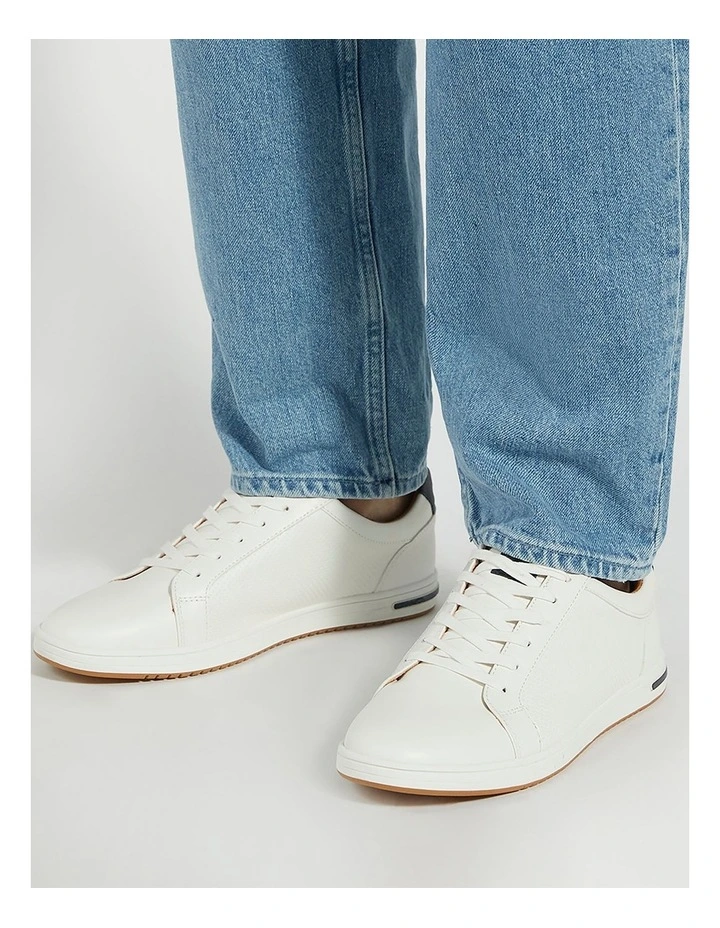 Tezzy Trainer in White image 2