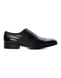 Solver Oxford Shoes in Black