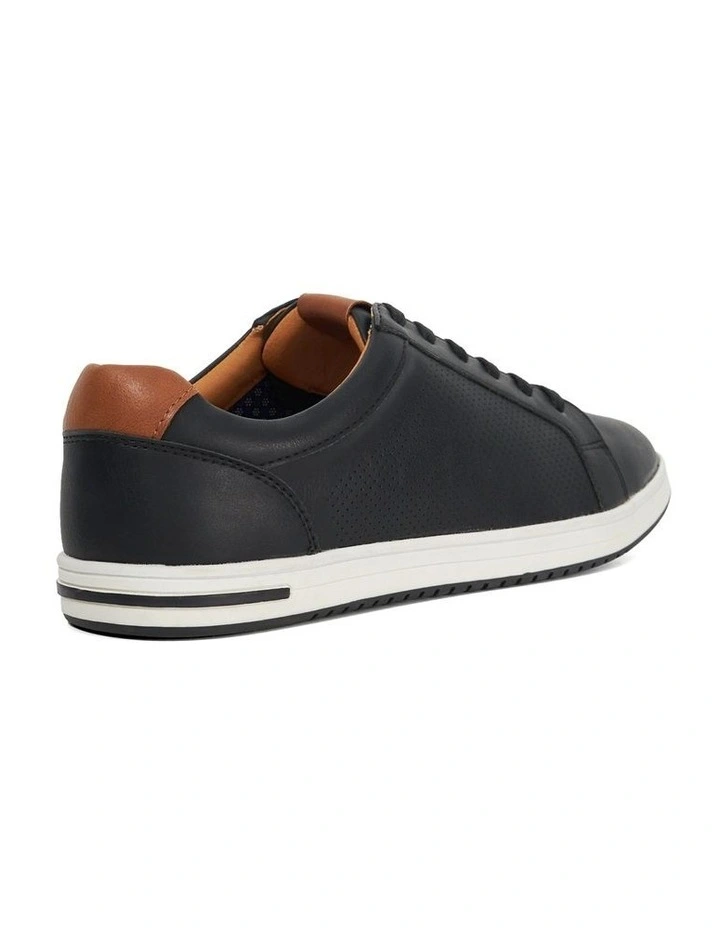 Tezzy Trainer In Black image 4