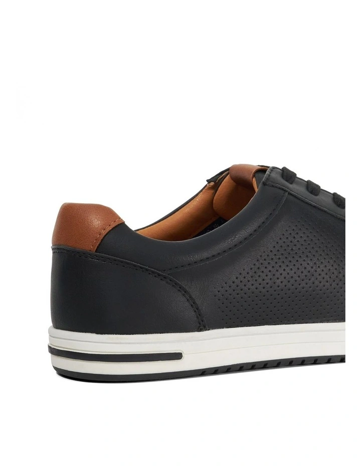 Tezzy Trainer In Black image 5