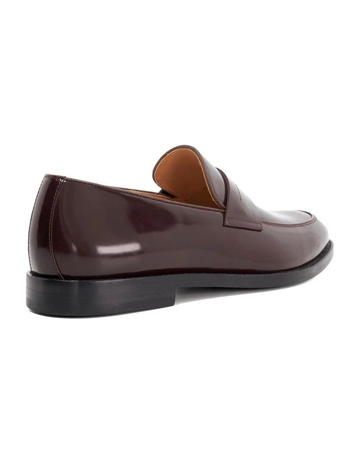 Surrey Loafer in Bordo image 5