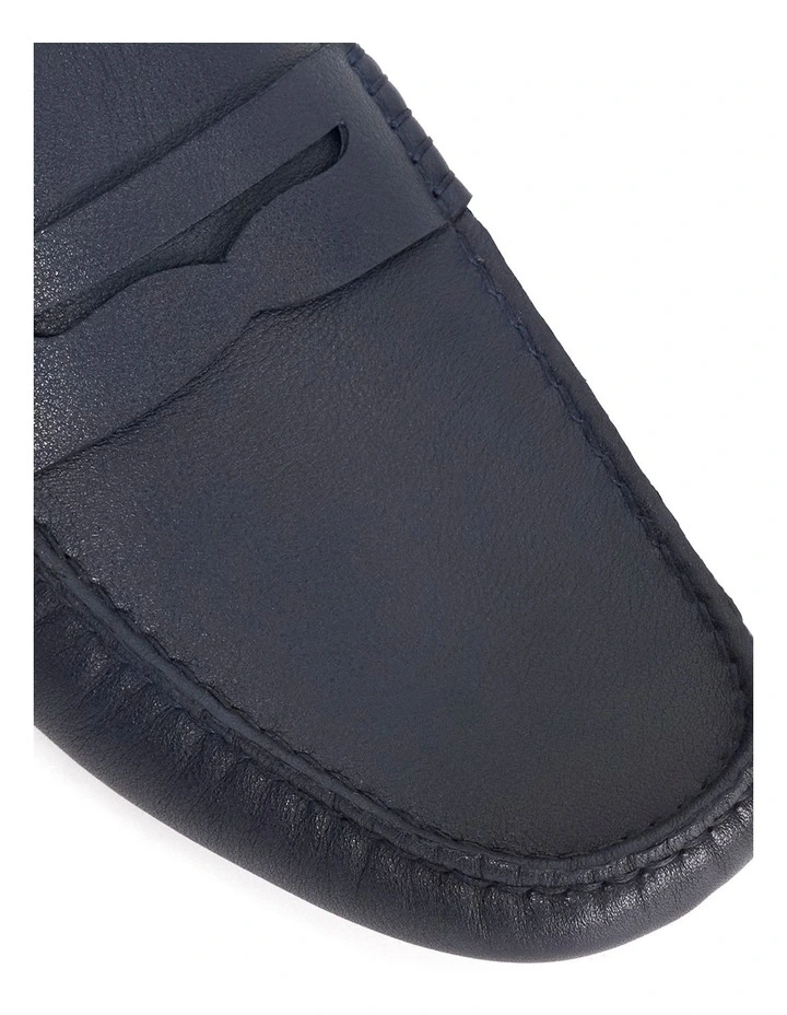 Bradlay Loafer in Navy image 5