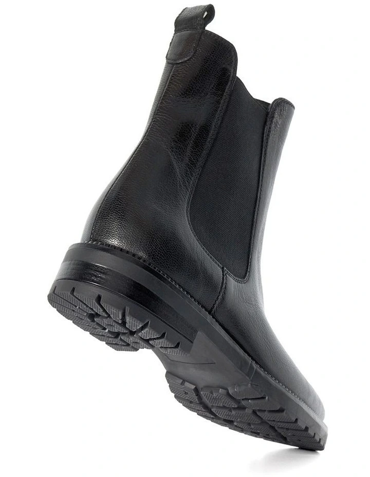 Poema Chelsea Boot in Black image 6