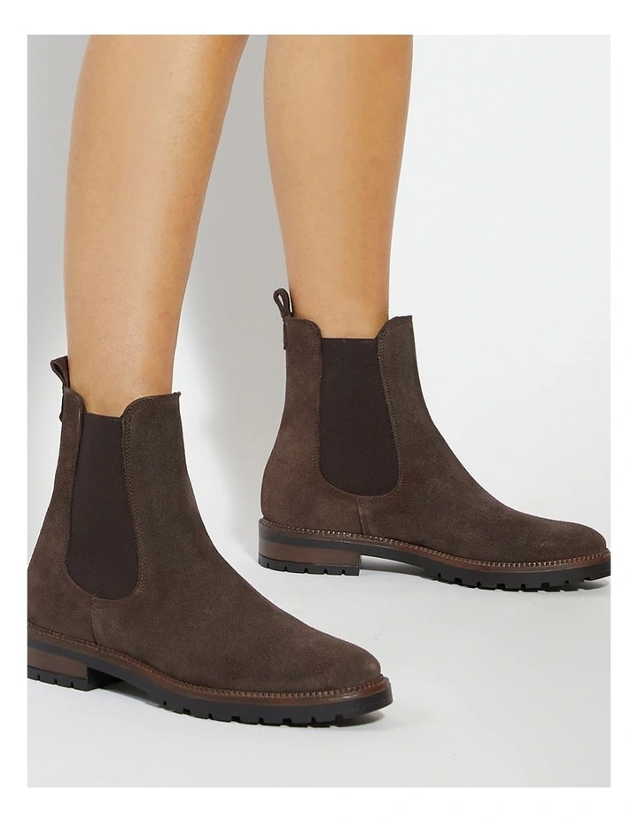 Poema Chelsea Boot in Brown image 2