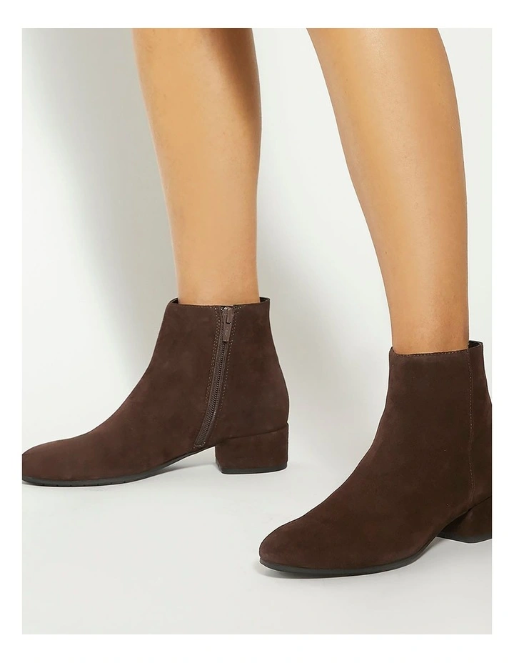 Pippie Boot in Brown image 2